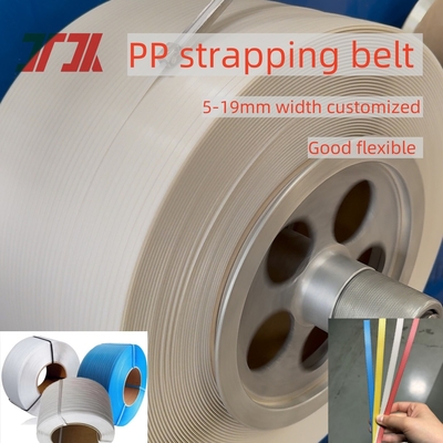 สายพับ PP ยืดหยุ่นสูง สําหรับการรักษาพัลเล็ต ความแข็งแรงสูงสุด 12 มม Pp Strapping Band Roll สําหรับการขนส่งปลอดภัย