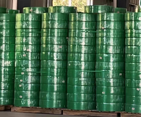ม้วนสายรัดพลาสติกบรรจุภัณฑ์ AB PET PP ลายนูนสำหรับเครื่องบรรจุพาเลท