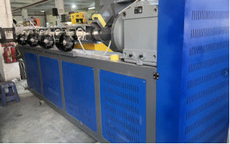 สายการผลิตเชือก PP 90 มิลลิเมตรแบบสกรูเดียว Output Double With PLC Memory System