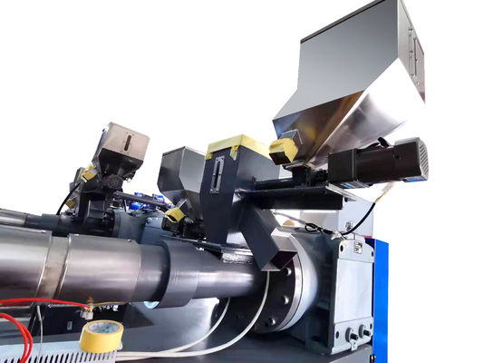PLC เครื่องอัดรีดสายรัด PET หน้าจอสัมผัส 180-220kgs / H สกรูเดี่ยว
