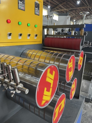 เครื่องทำสายรัด PP 380V / 220V การใช้พลังงาน 50KW ความตรงยืดหยุ่น