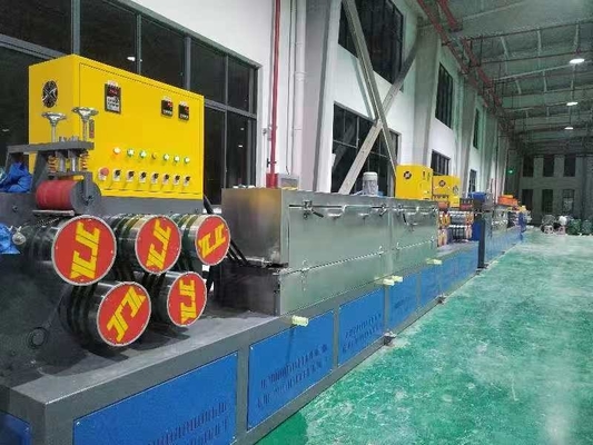 เครื่องผลิตถังแห้งกันดั้มสองตัว เครื่องผลิตถัง extrusion ถัง PET เครื่องผลิตถัง extrusion เครื่องผลิตถัง extrusion
