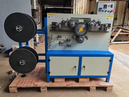 PLC การควบคุมจอสัมผัส การบริโภคพลังงาน 2.5KW ของ Strapping เครื่องพิมพ์เทป