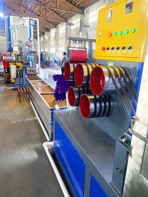 พลังงานไฟฟ้าที่สามารถปรับแต่งได้ 380V / 50HZ PP Strap Making Machine สําหรับ 5-19 มม ความกว้าง อุปกรณ์ขยายสกรูเดียว