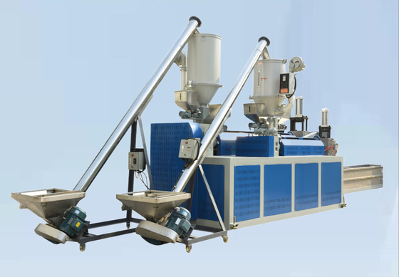 ความเร็วปรับและ 150KG-600KG/H Output PP Strapping Band Extrusion Line สําหรับสินค้า