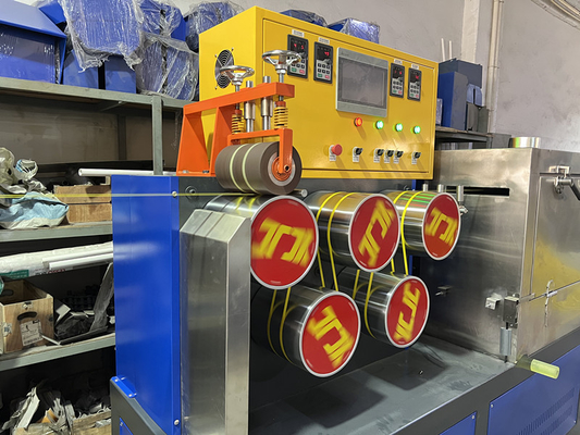 เครื่องผลิตเทปเล็บ 100KW PP พลังงานไฟฟ้าที่ปรับเปลี่ยนได้ และความเครียดของเล็บที่ปรับได้