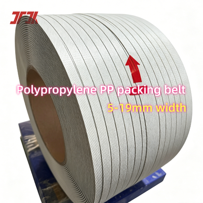 5-19mm ความกว้าง PP Strapping ด้วยความแข็งแรงในการดึง 50-200KG และสีที่สามารถปรับแต่งได้สําหรับการบรรจุสินค้าเบา