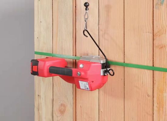 เครื่องรัดสายรัดไฟฟ้าแบบพกพา 13-25 มม. เครื่องมือรัดสายรัดไฟฟ้า PP PET