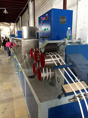 100kg/H 0.45mm 0.5mm PET PP Strapping Band ทําเครื่อง 80KW ด้วยระบบควบคุม PLC